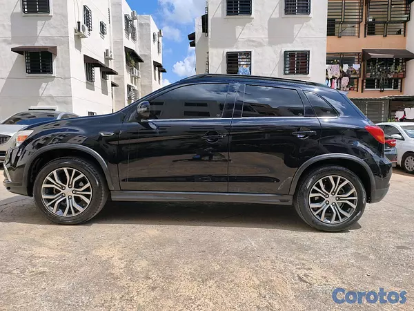 jeepetas y camionetas - Mitsubishi Outlander en muy excelente condiciones 7