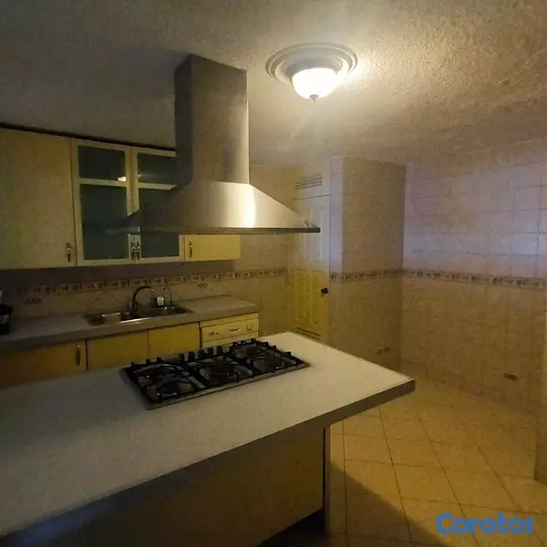 casas - Casa en alquiler en El millon habitaciones  5 3