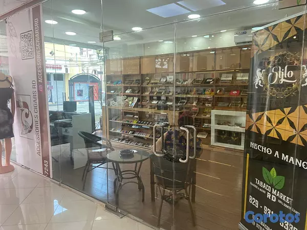 oficinas y locales comerciales - Local con 17 Locales Conde Zona Colonial Rentados 6