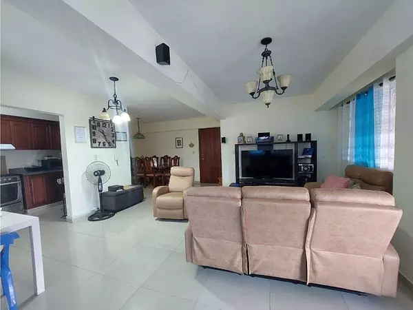 apartamentos - Acogedor Apartamento en 2do. Nivel, Amplia Terraza Techada  3
