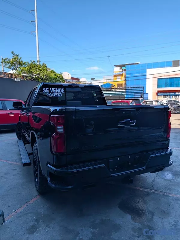 jeepetas y camionetas - CHEVROLET SILVERADO HIGH COUNTRY 2024  5