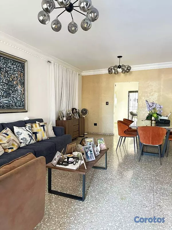 casas - Casa de 3 habitaciones 2 baños en venta en Ciudad  17