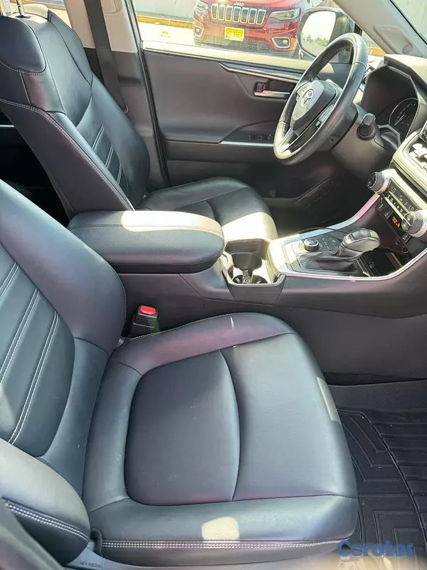 jeepetas y camionetas - Toyota RAV4 2019 Limited 8