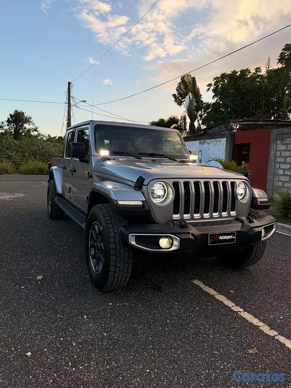jeepetas y camionetas - Jeep overland 2020 recién importado  5