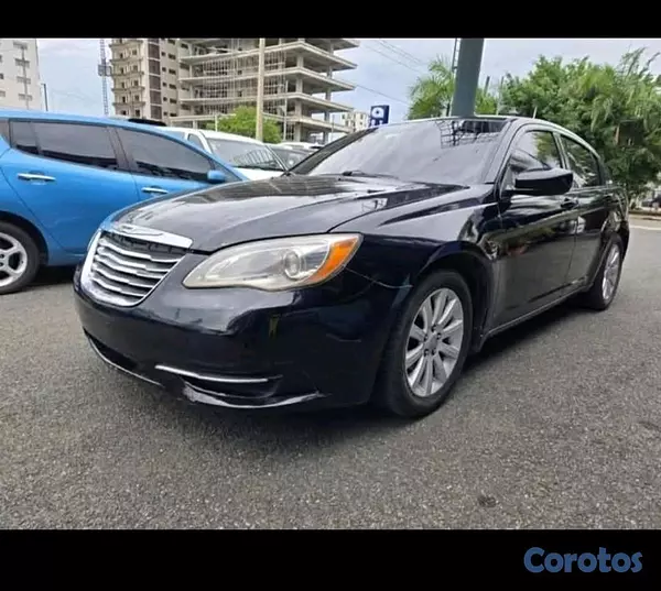 carros - Chrysler 200 3