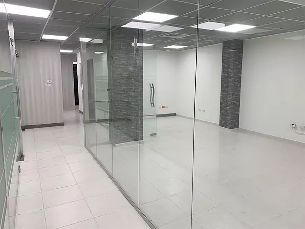 oficinas y locales comerciales - Local en evaristo morales 2