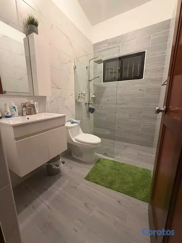 casas - Casa de 3 habitaciones 2 baños en venta en Colinas 2