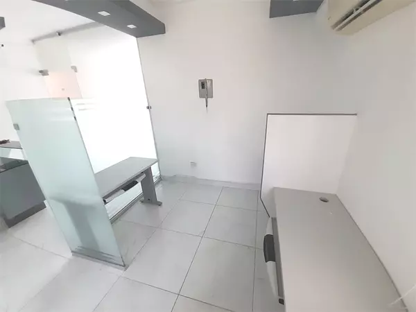 oficinas y locales comerciales - Local tipo oficina o consultorio  5
