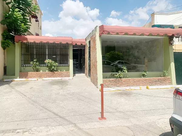 oficinas y locales comerciales - Propiedad comercial céntrica  3