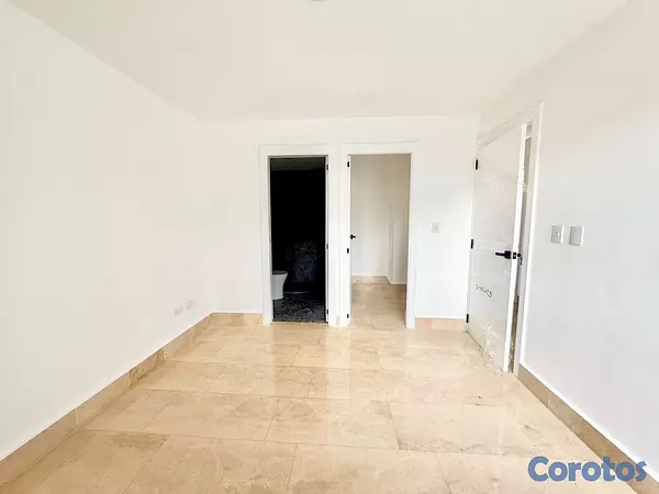 apartamentos - vendo Miramar Sur vista al mar tres habitaciones con su baño 3 parqueos balcón 6