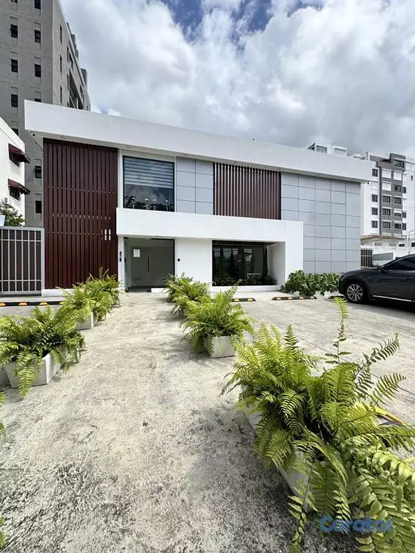 oficinas y locales comerciales - Local comercial de 135mt2 en alquiler en Mirador S 2