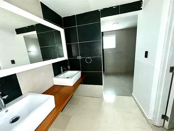apartamentos - Apartamento en Venta  
En Naco
US$340,000 8