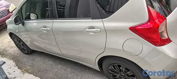 carros - Nissan Note, Carro en buenas condiciones, con detalles mínimo  4