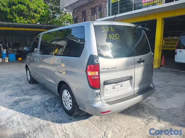 jeepetas y camionetas - HYUNDAI GRAND STAREX 2020 RECIEN IMPORTADA ESTA NU 8
