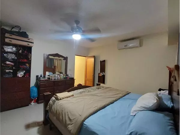 apartamentos - Acogedor Apartamento en 2do. Nivel, Amplia Terraza Techada  4