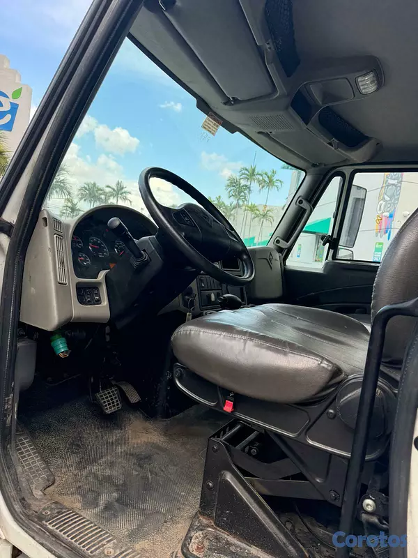 camiones y vehiculos pesados - International Durastar 4300 año 2018 Motor Cummins 8