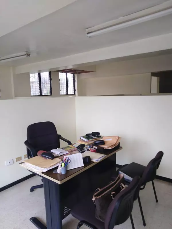 oficinas y locales comerciales - ALQUILO Local Comercial 4