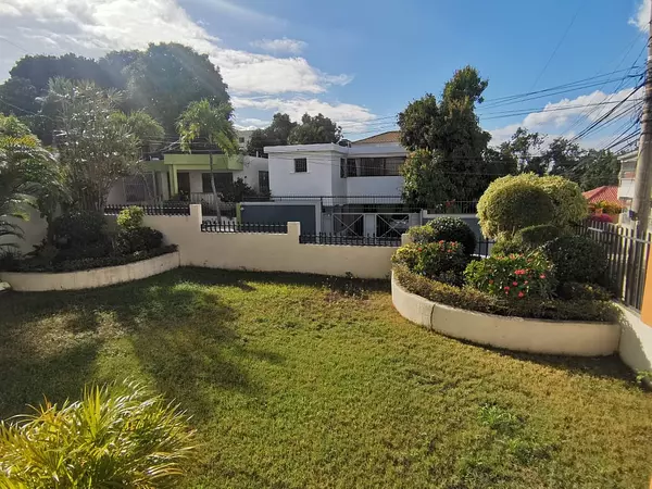 casas - Preciosa Vivienda en Urbanizacion Villa Noa,  Santiago 4