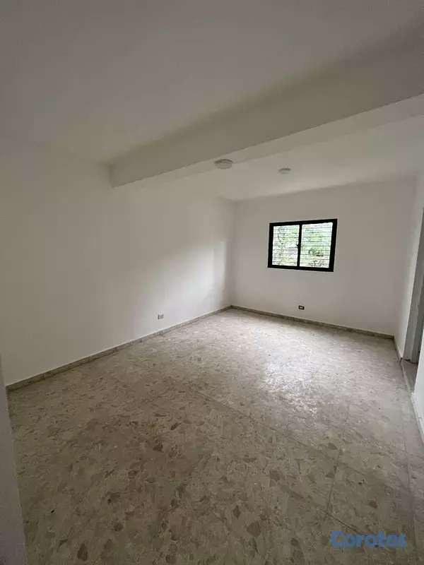 casas - Casa de Dos Niveles en Villa Marina  5