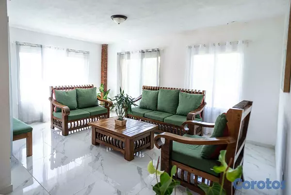 casas vacacionales y villas - Venta villa amueblada con terreno de 15 tareas en Tireo - Constanza, Rep.Dom 5