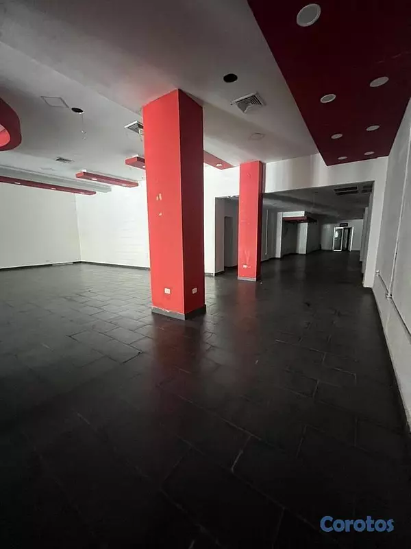 oficinas y locales comerciales - Local Comercial en Alquiler en Naco Santo Domingo  2