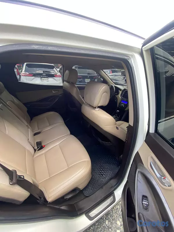 jeepetas y camionetas - Hyundai Santa Fe 2013 4