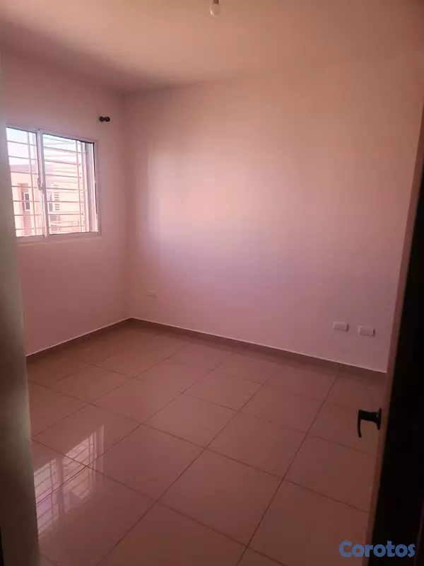 apartamentos - Alquilo hermoso y amplio apartamento en los rieles 6