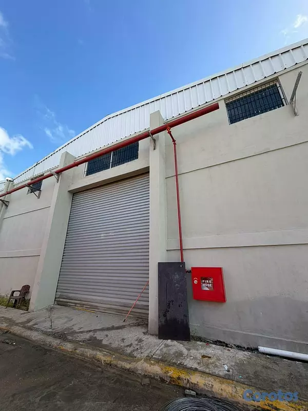 oficinas y locales comerciales - 🚨 ¡OPORTUNIDAD INDUSTRIAL EN SAN ISIDRO! 🚨 Nave en 5