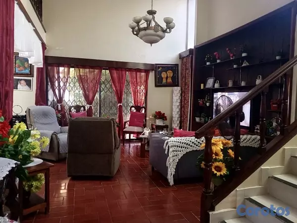 casas - Casa  en venta en zona residencial, avenida Independencia distrito nacional 12