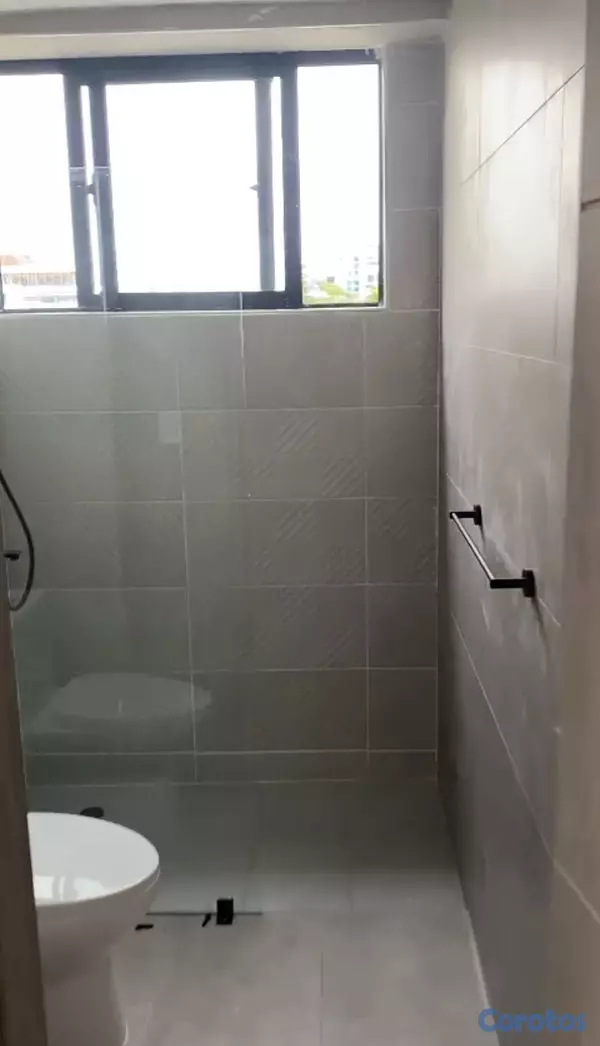 apartamentos - Venta de Apartamento Nuevo en Bella Vista, 5to piso. 
 8