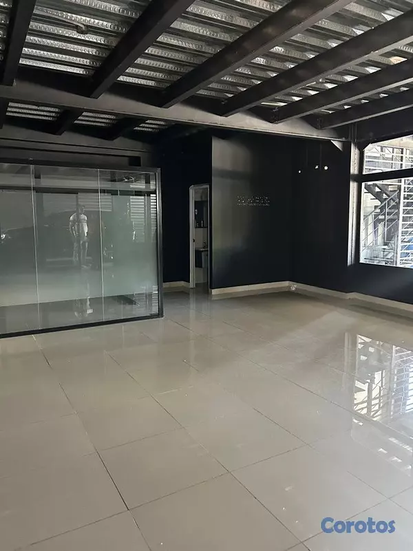 oficinas y locales comerciales - Edificio Comercial de 3 Niveles en Alquiler – Ensa 4