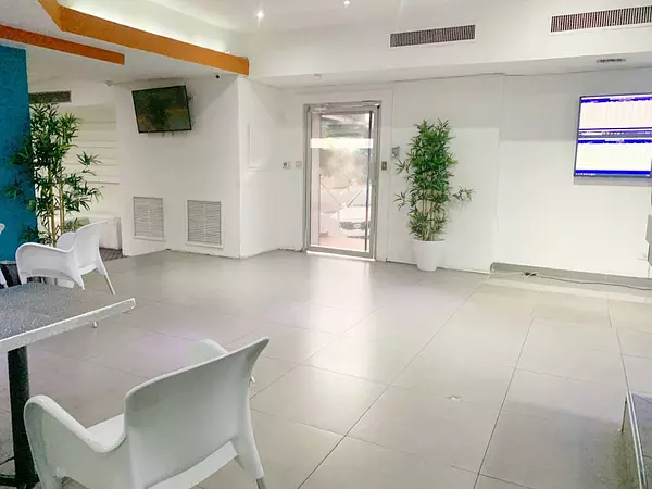 oficinas y locales comerciales - Local en Piantini primer nivel  3