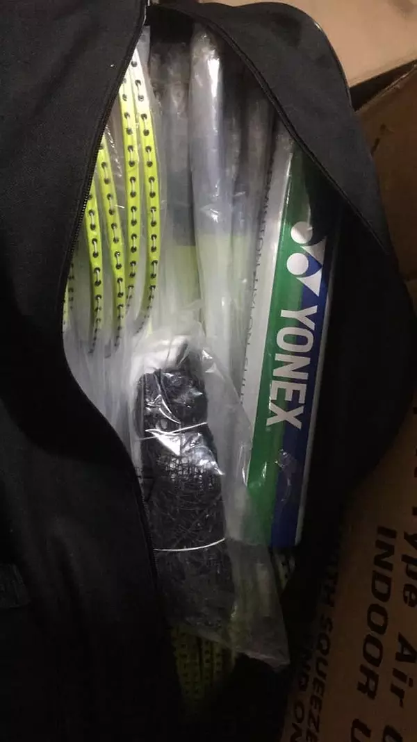 Artículos Deportivos - Bádminton YONEX. Raqueta, malla y tubos de ganso. - AL POR MAYOR Y AL DETALLE 5