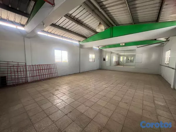 oficinas y locales comerciales - Local comercial en venta o alquiler  4