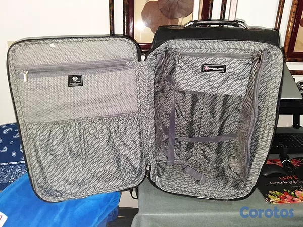 carteras y maletas - Maleta Carry-On Pacific Coast Luggage (Negra)  11
