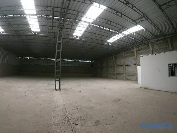otros inmuebles - Nave 900 mts en la Av. Monumental 4