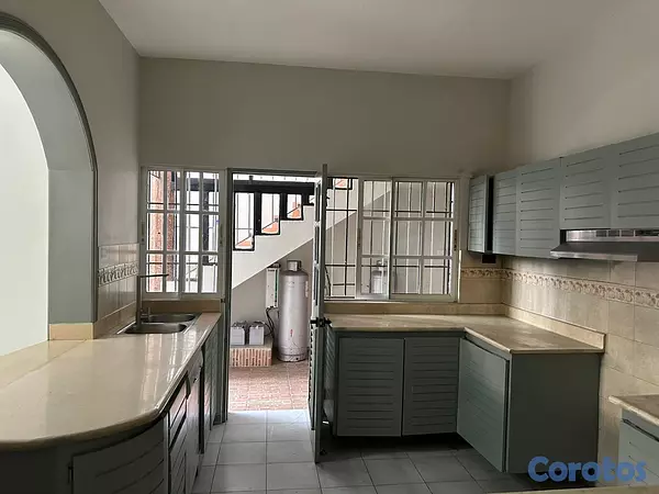 casas - Alquilo Casa en Urbanización Fernández / Julieta M 16