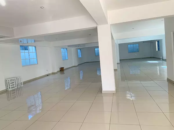 oficinas y locales comerciales - Local amplio y céntrico  3