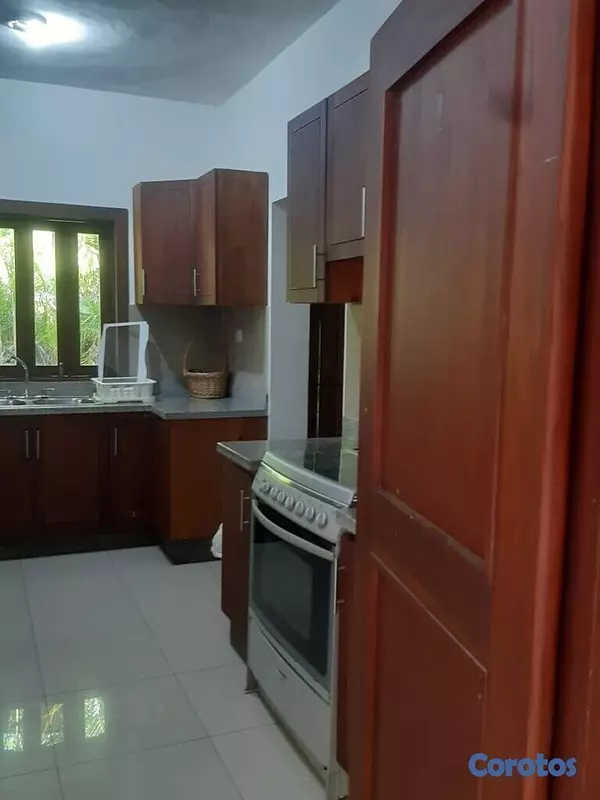 casas vacacionales y villas - Vendo villa de dos niveles 4 habitaciones en Metro Country Club  3
