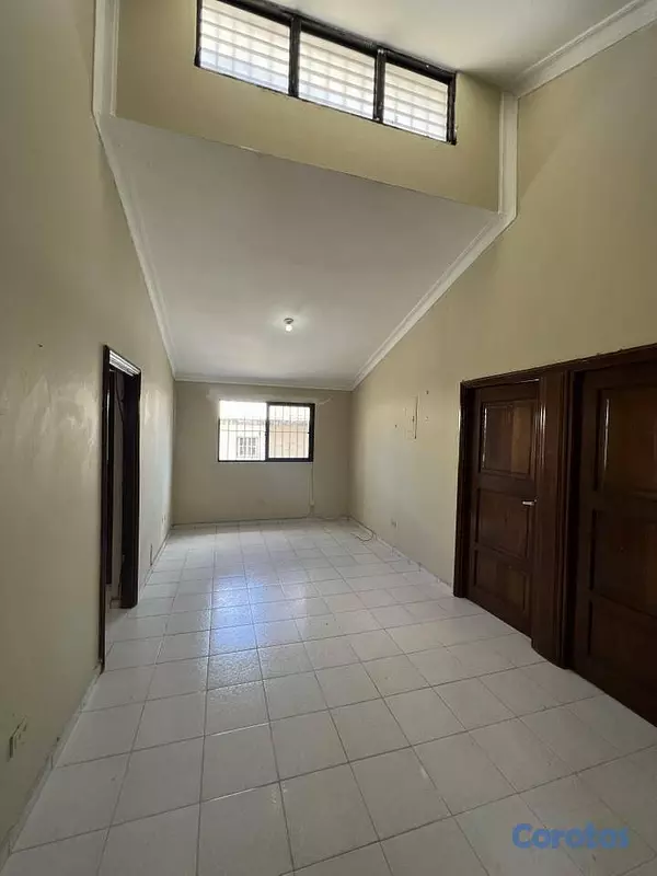 casas - Casa de dos niveles en Colinas de los Rios 4