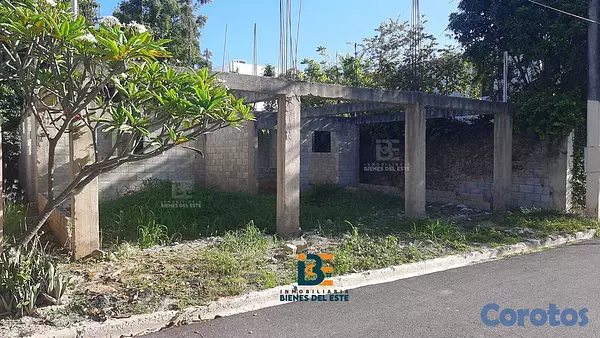 casas - Se venta CASA EN CONSTRUCCION con calle asfaltada  2