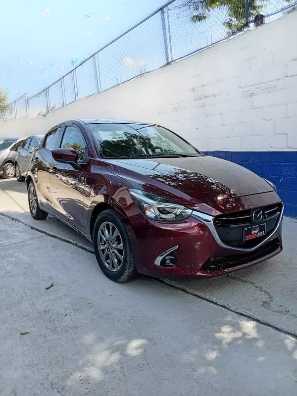 carros - MAZDA DEMIO 1