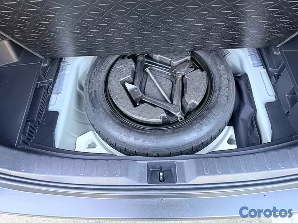 jeepetas y camionetas - Toyota RAV4 LE AWD 2020 8