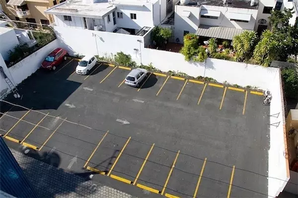 oficinas y locales comerciales - Local en los Cacicazgos 300 m 2