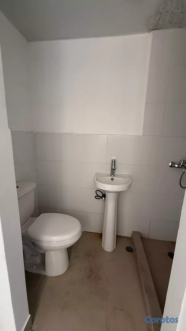 apartamentos - Apartamento en venta, 4to piso con terraza en el Res. Colinas III. 5