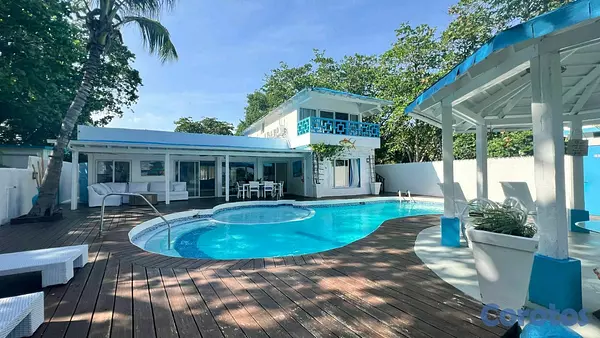 casas - hermosa villa en la orilla de la playa de Juan dolió  9