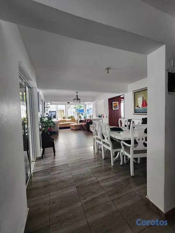 casas - Casa en Venta de 2 Niveles  Ubicación Estratégica  2