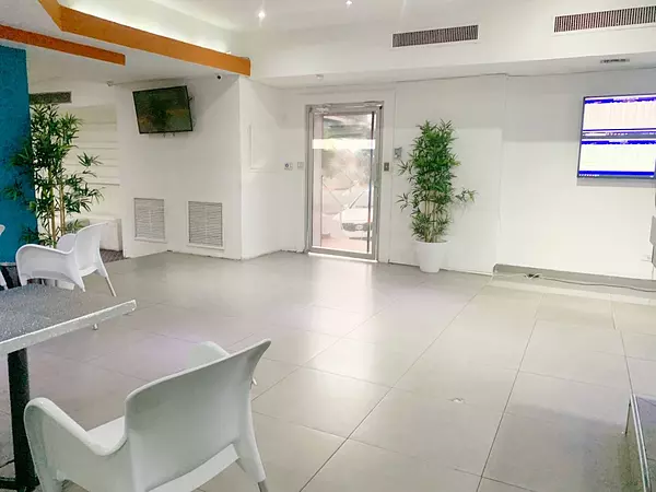oficinas y locales comerciales - Local en Piantini primer nivel  4