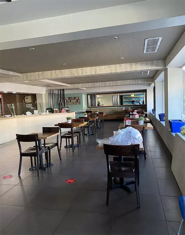 oficinas y locales comerciales - Local con amplio frente en cristal 4