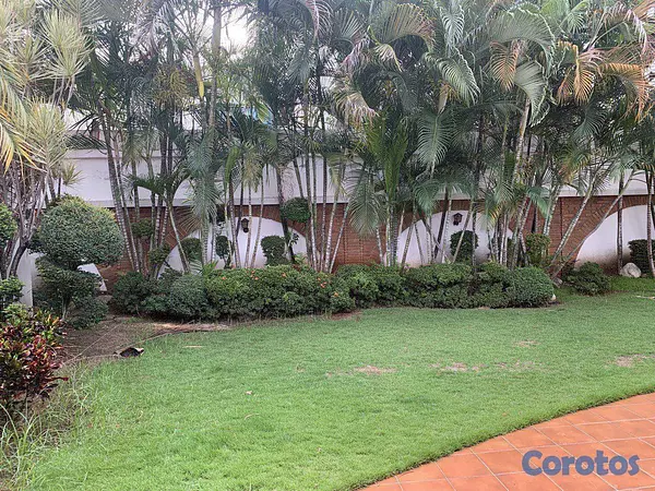 casas - Casa de 4 habitaciones 3 baños en alquiler en Bell 15